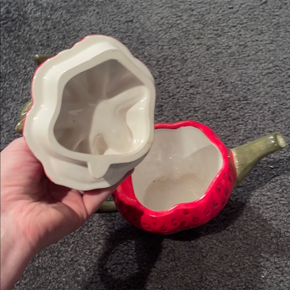 Vintage 90s Teleflora Strawberry Cottagecore Teapot - Picture 3 of 4